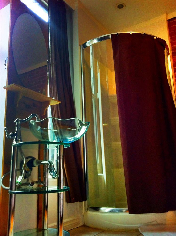 Celebrities Hotel Montreal Luaran gambar