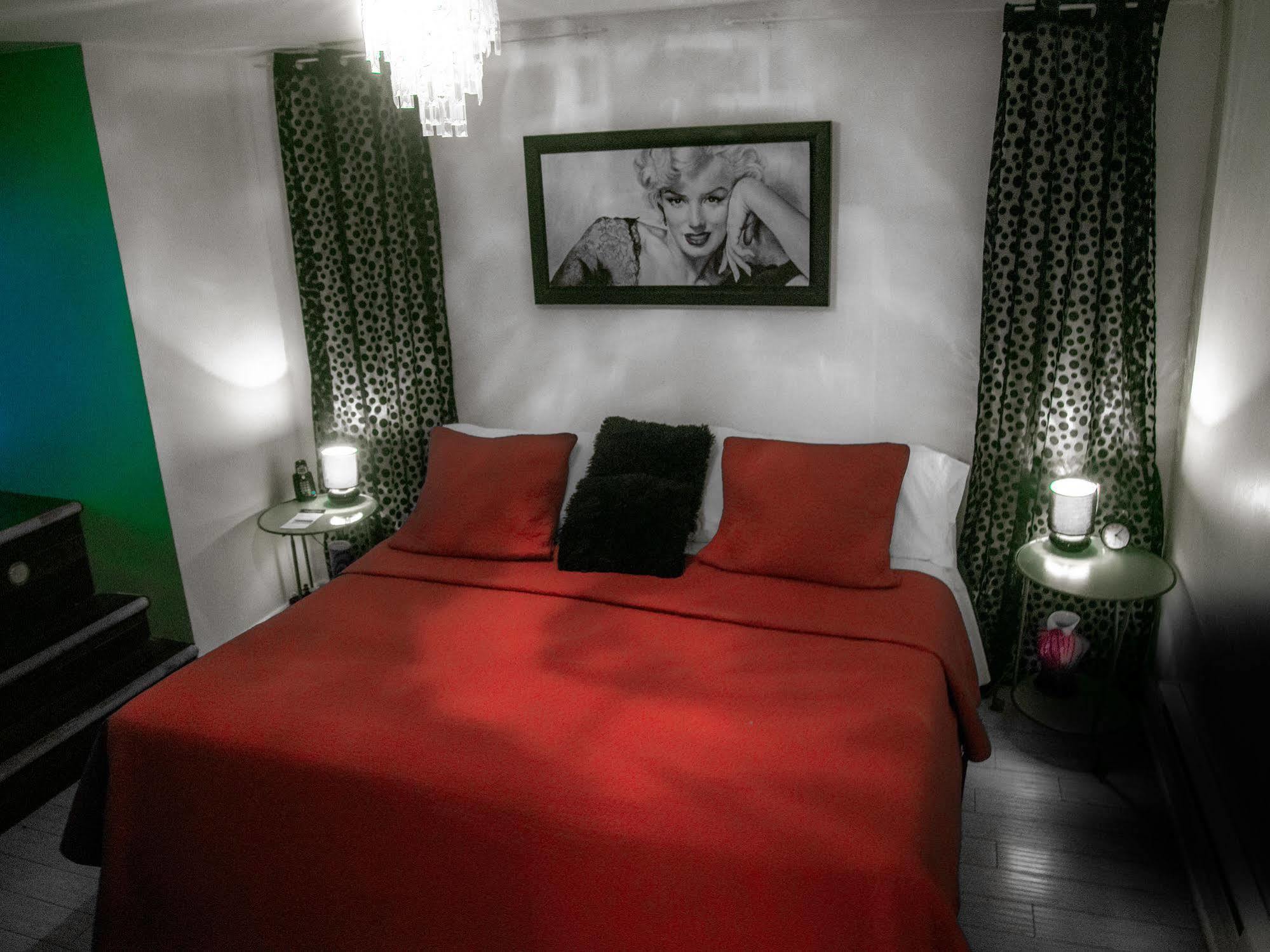 Celebrities Hotel Montreal Luaran gambar